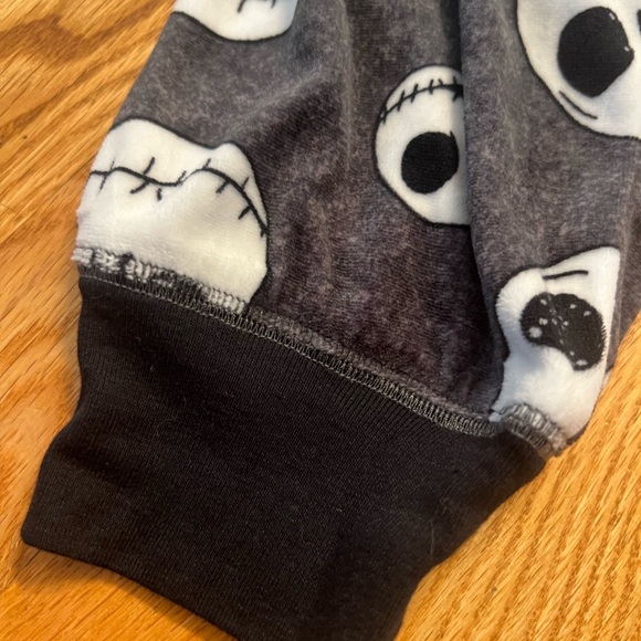 The Nightmare before Xmas Disney pajamas - Picture 2 of 3